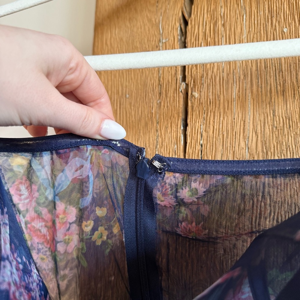 Lulu's Floral & Sheer Maxi - Picture 9 of 13
